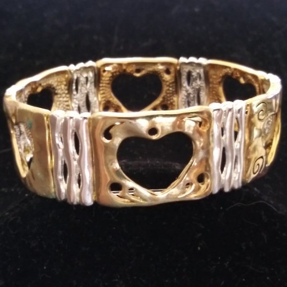 Silversmith Crafted Stretch Bracelet - Picture 2 of 8